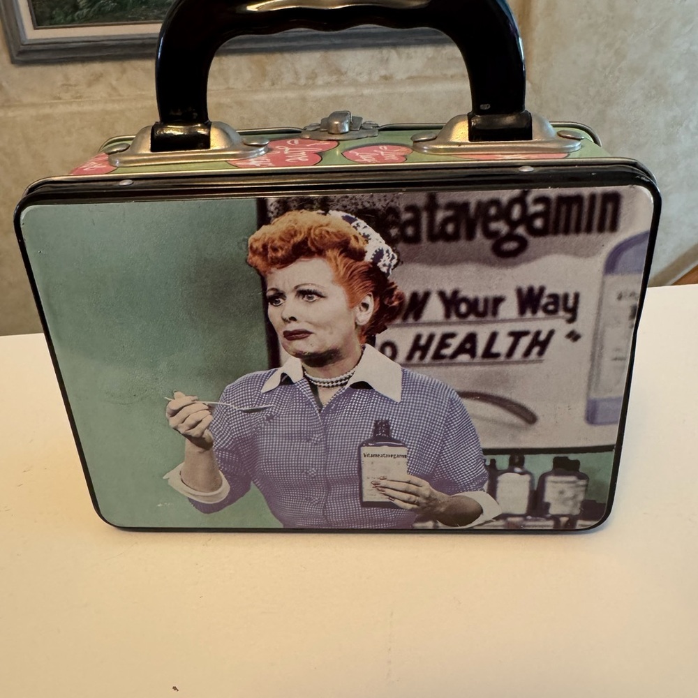 Retro Lunch Box with Black Handle